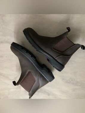 Aquatherm New in Box Brown Chelsea Leather Boots